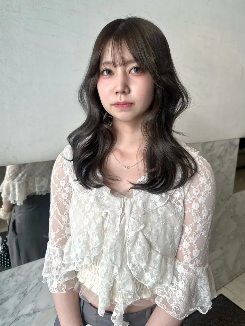 セミロング カラー 透明感カラー グレージュ 'AXIS wakanaのヘアスタイル