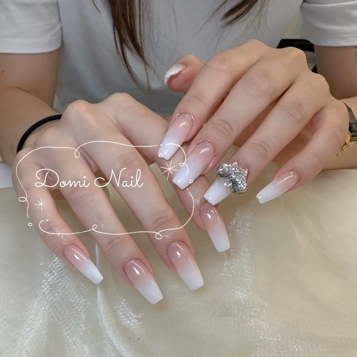 【チップ長さだしグラデーション】ベース色有り🎀ケア込み10980円の写真