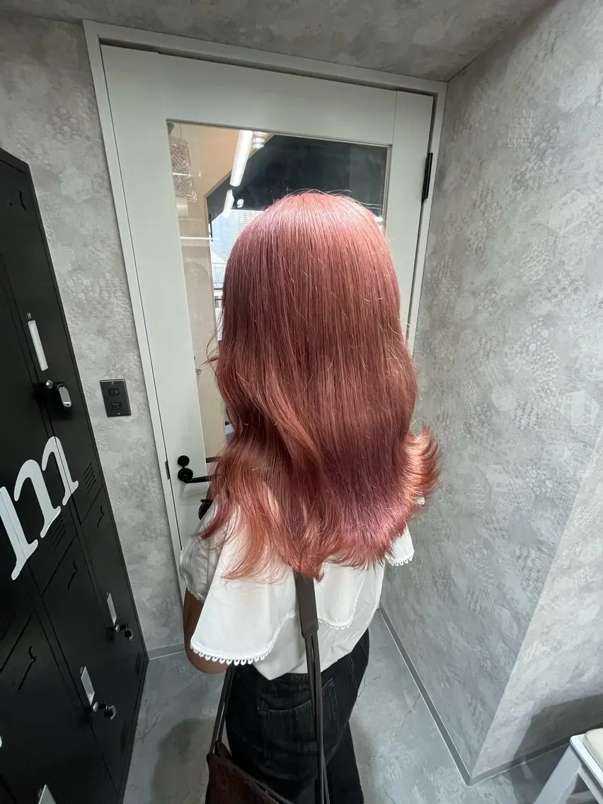 ミディアム カラー アッシュ アッシュグレー ベージュカラー ブリーチ ブロンド ヘアカラー トリートメント 【ときめき屋さん🎀 ハイトーン大和🎀】のヘアスタイル