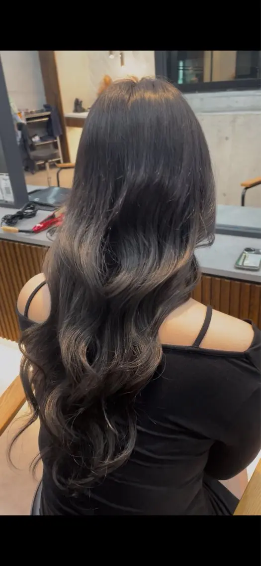 ロング カラー オレンジ 小笠原 愛菜のヘアスタイル