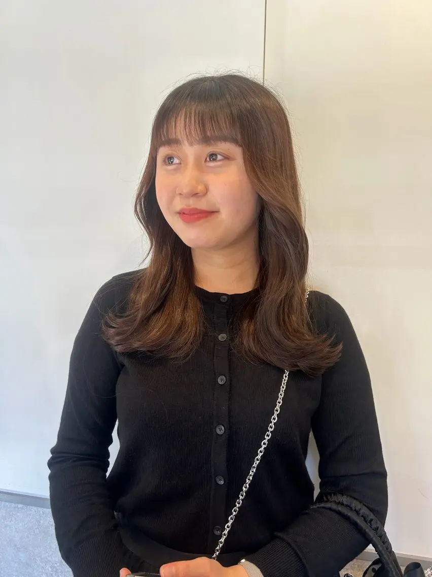セミロング カラー 堤 麻衣子のヘアスタイル