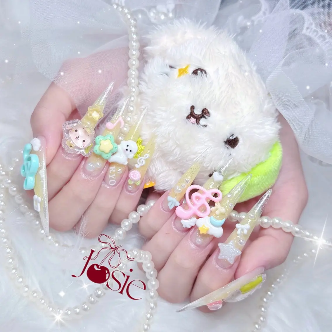 ネイル 長さ出し キラキラネイル 韓国ネイル ロングネイル ワンホンネイル ハンドネイル Josie nail salonのネイルデザイン