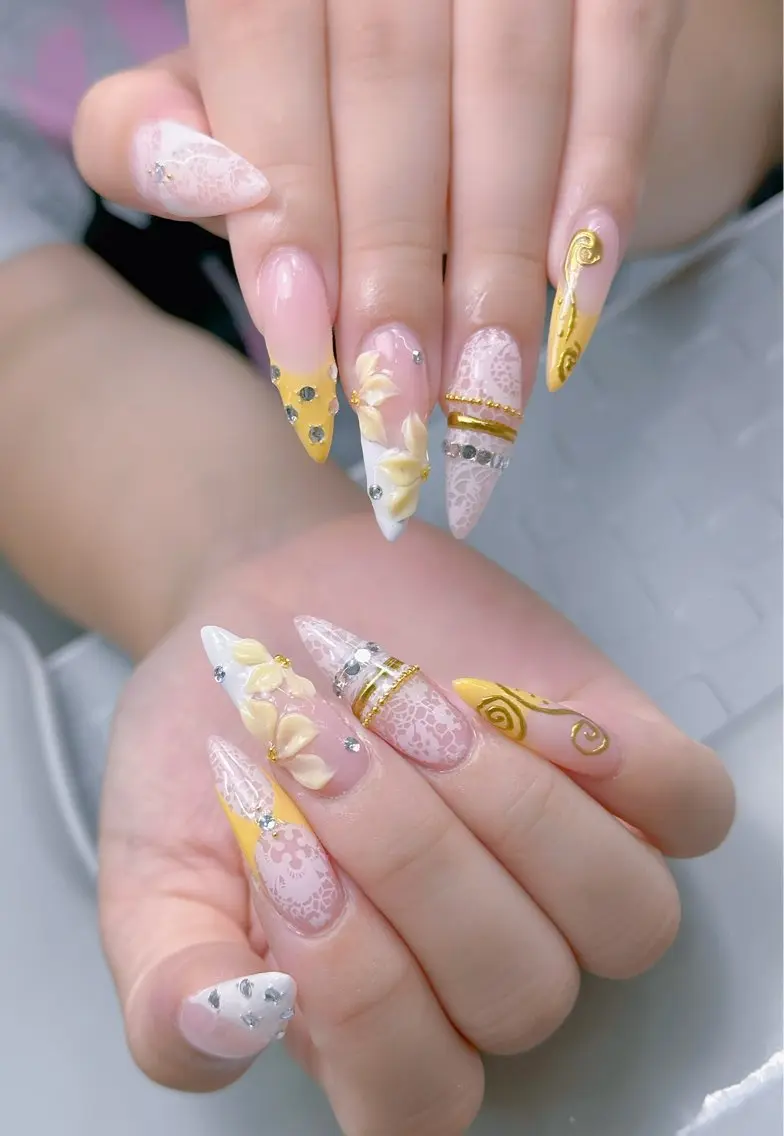 ネイル アートネイル ジェルネイル 韓国ネイル ニュアンスネイル ハンドネイル Luna Nail.Novaのネイルデザイン