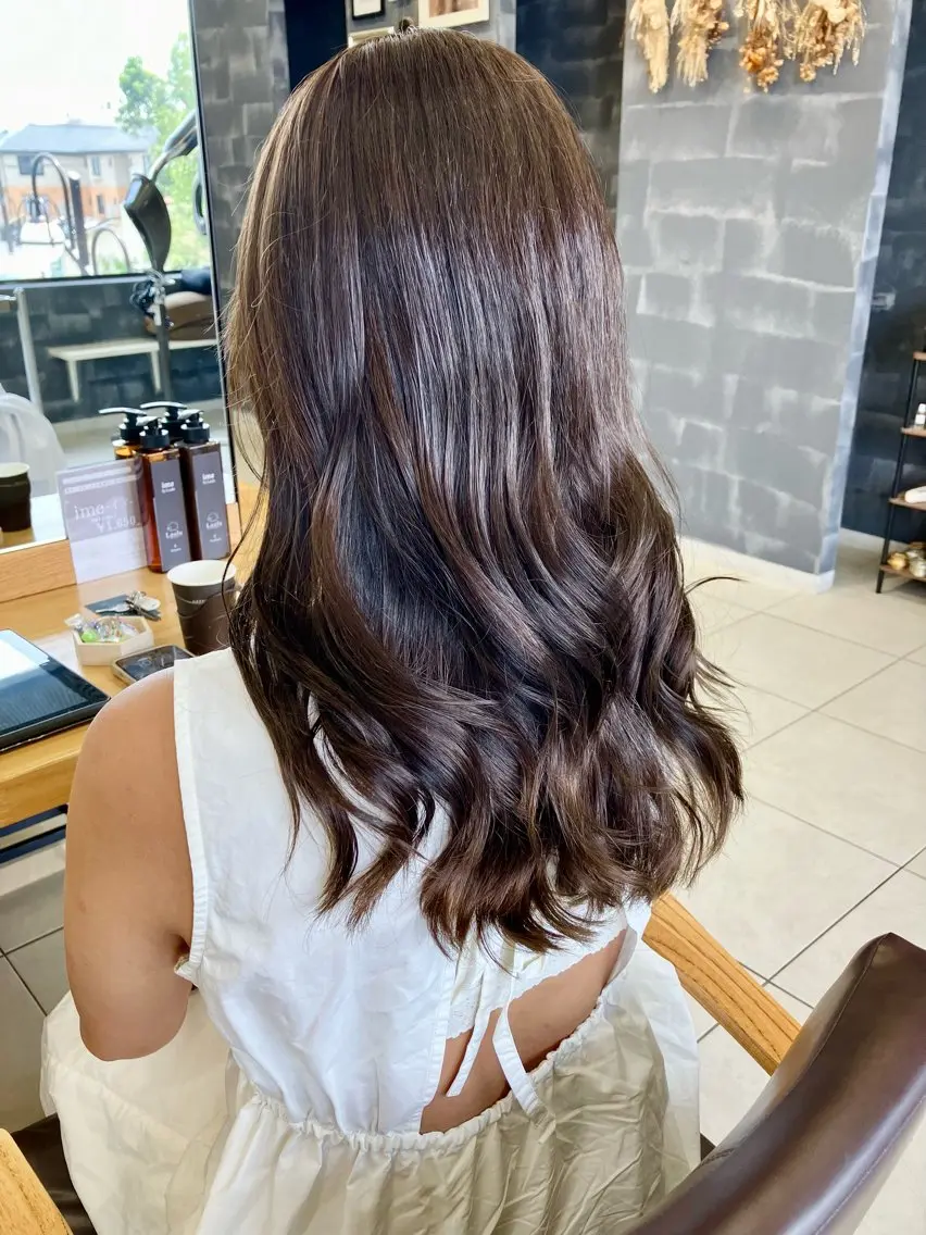 《🌧️潤いトリートメント+カット+カラーメニュー🤍》ツヤのある髪へ！ヘアケア＋ダメージを抑えたカラーメニューです！！の写真