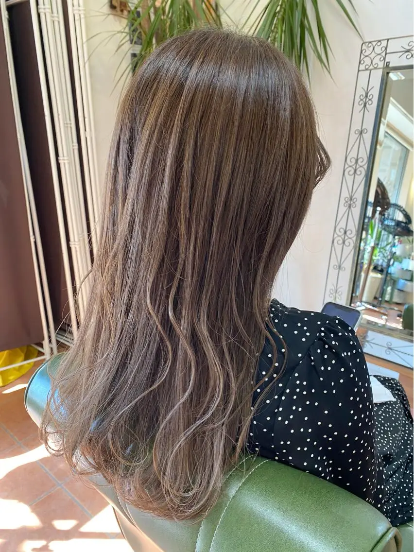 【透明感】アディクシーカラー×ミルボントリートメント(前処理TR ナノバブル込み)の写真