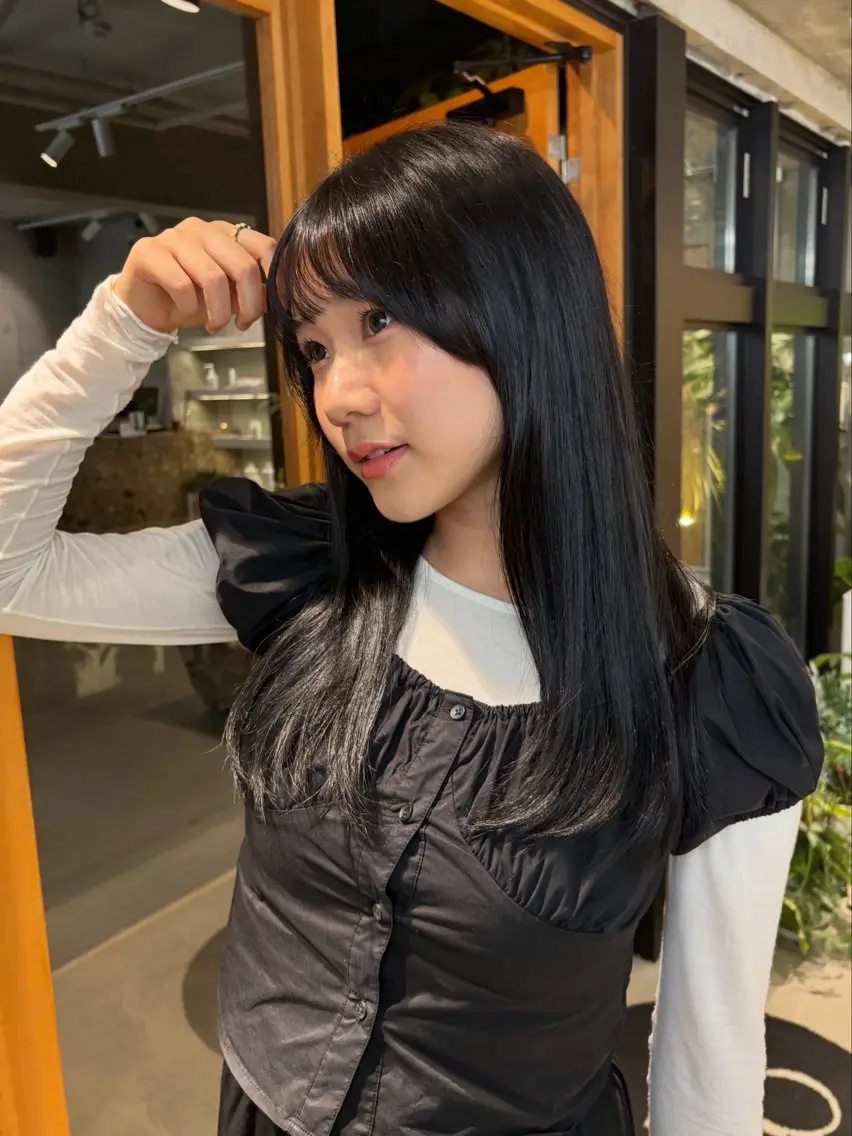 セミロング カラー 透明感カラー ヘアカラー 林 璃乙菜のヘアスタイル