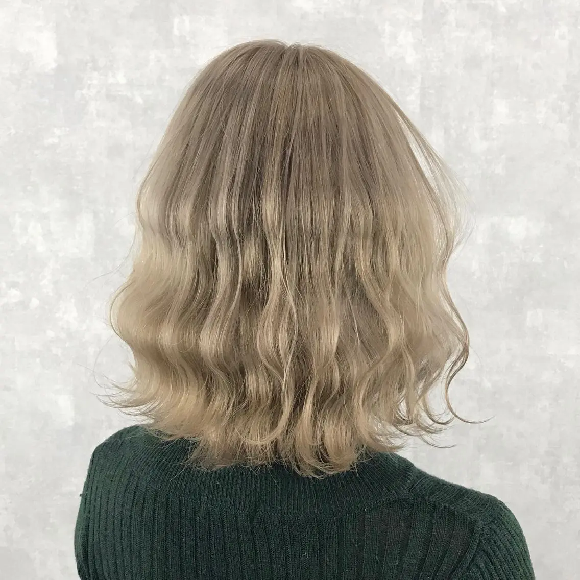 ショート カラー アッシュ ベージュカラー ブリーチ ホワイトアッシュ タンバルモリ K-POP好き美容師 🇰🇷Kai.Yのヘアスタイル