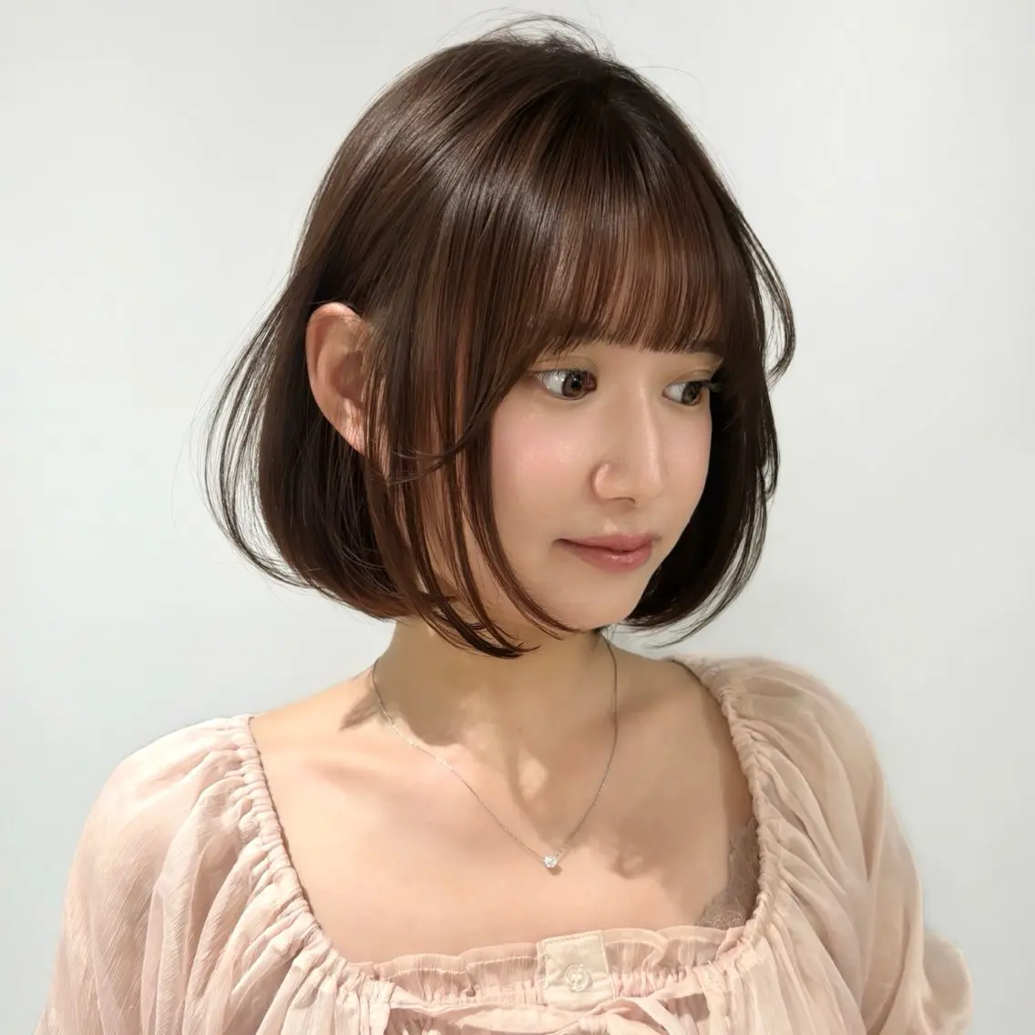 ショート ボブ 小顔カット 横岡 亜香里のヘアスタイル