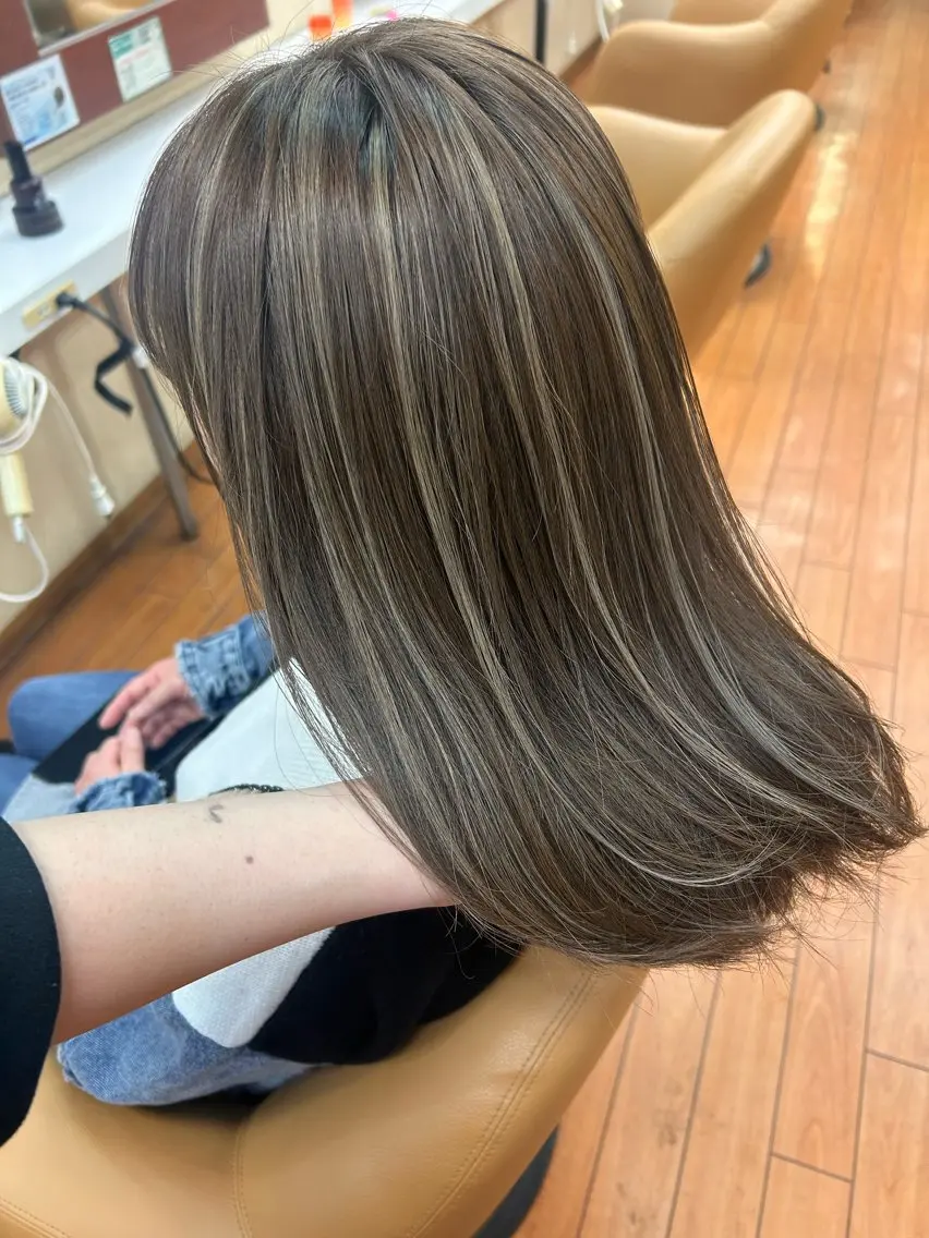 ミディアム ヘアカラー 濱川 良栄のヘアスタイル