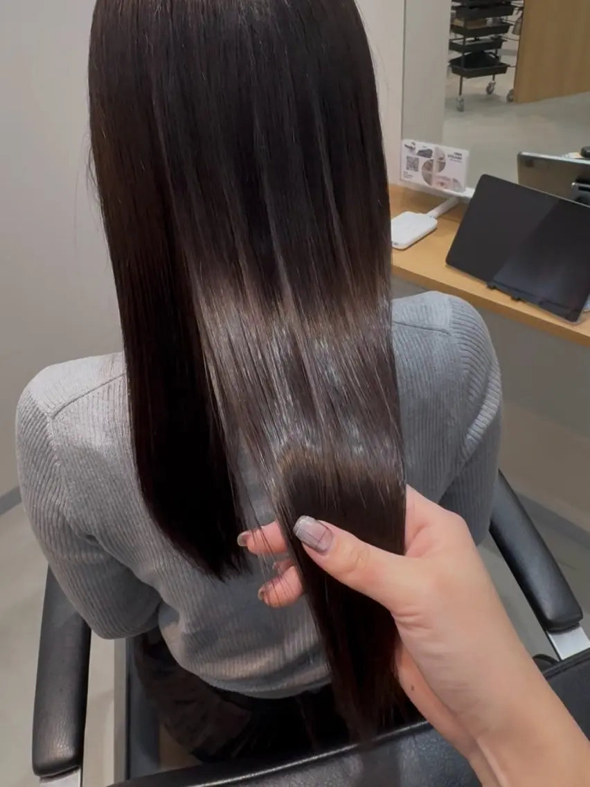 ロング カット ヘアカラー トリートメント Takane .のヘアスタイル