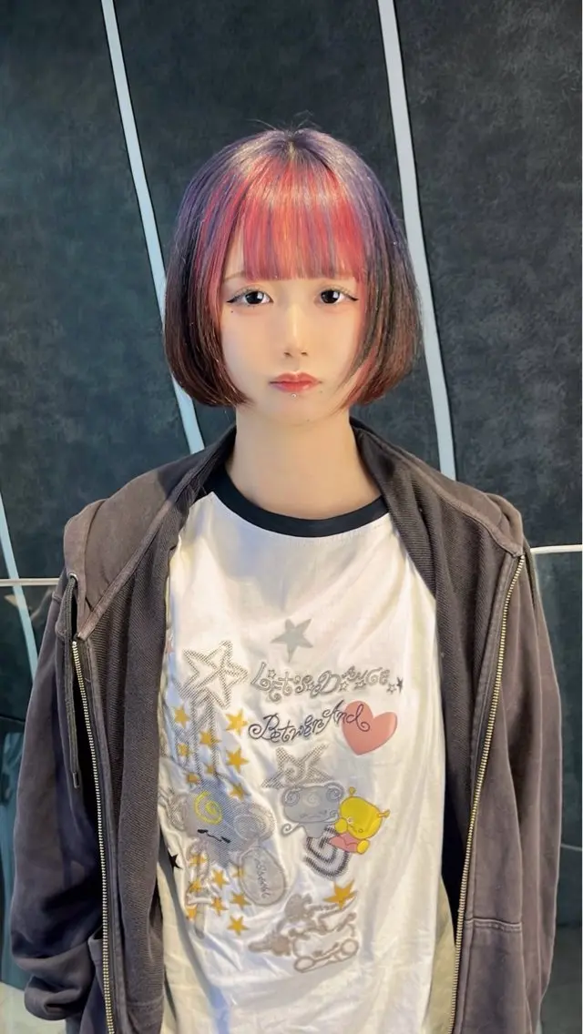 ミディアム カット ヘアカラー ✩.*Aise⟡.· 艶カラー🐈⬛🩶のヘアスタイル