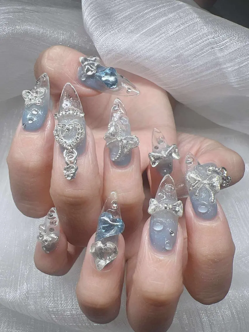 ネイル 長さ出し グラデーション キラキラネイル マグネットネイル ニュアンスネイル ハンドネイル Lee Nailsのネイルデザイン