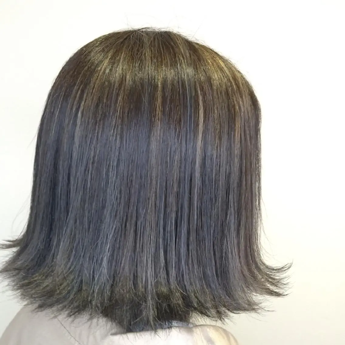 ショート ボブ ハイライト 外ハネヘア beel 【ベエル】のヘアスタイル