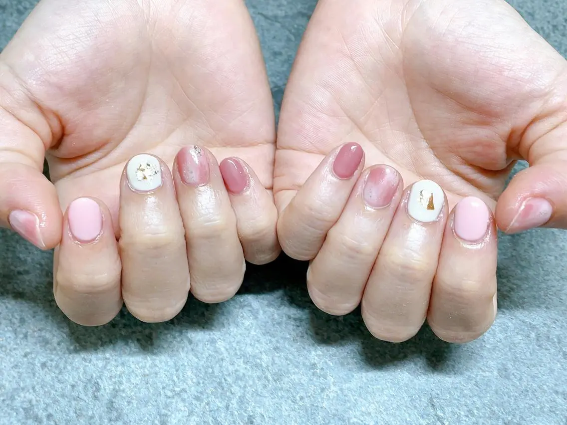 ネイル オーロラネイル フラワーネイル フットネイル フレンチネイル ジェルネイル mogunail &blowのネイルデザイン