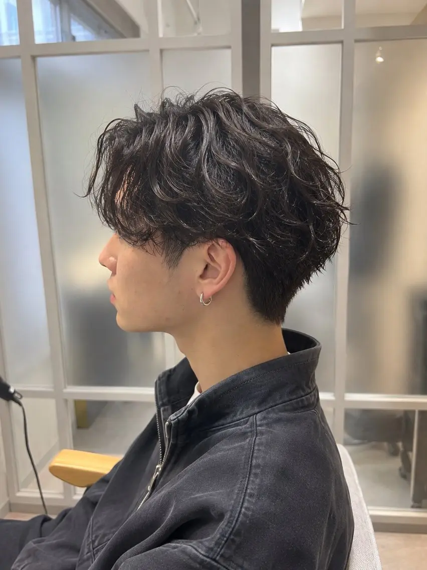 パーマ メンズ センターパート マッシュ メンズパーマ メンズショート ツイストスパイラルパーマ カット パーマ ⭕️メンズパーマ⭕️ 山口　裕太郎のヘアスタイル
