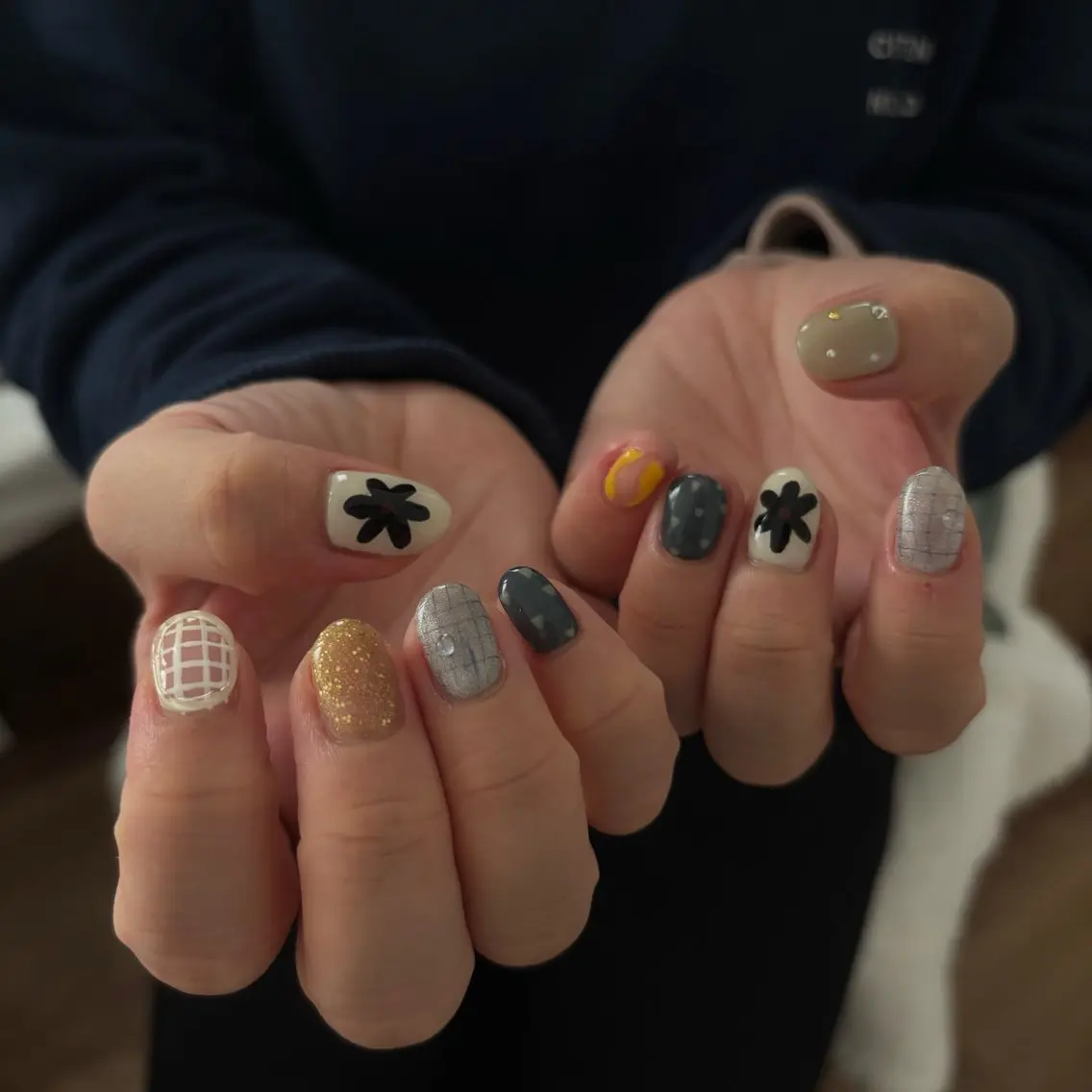 ネイル フレンチネイル キラキラネイル 韓国ネイル ミラーネイル ニュアンスネイル private salon zzz…のネイルデザイン
