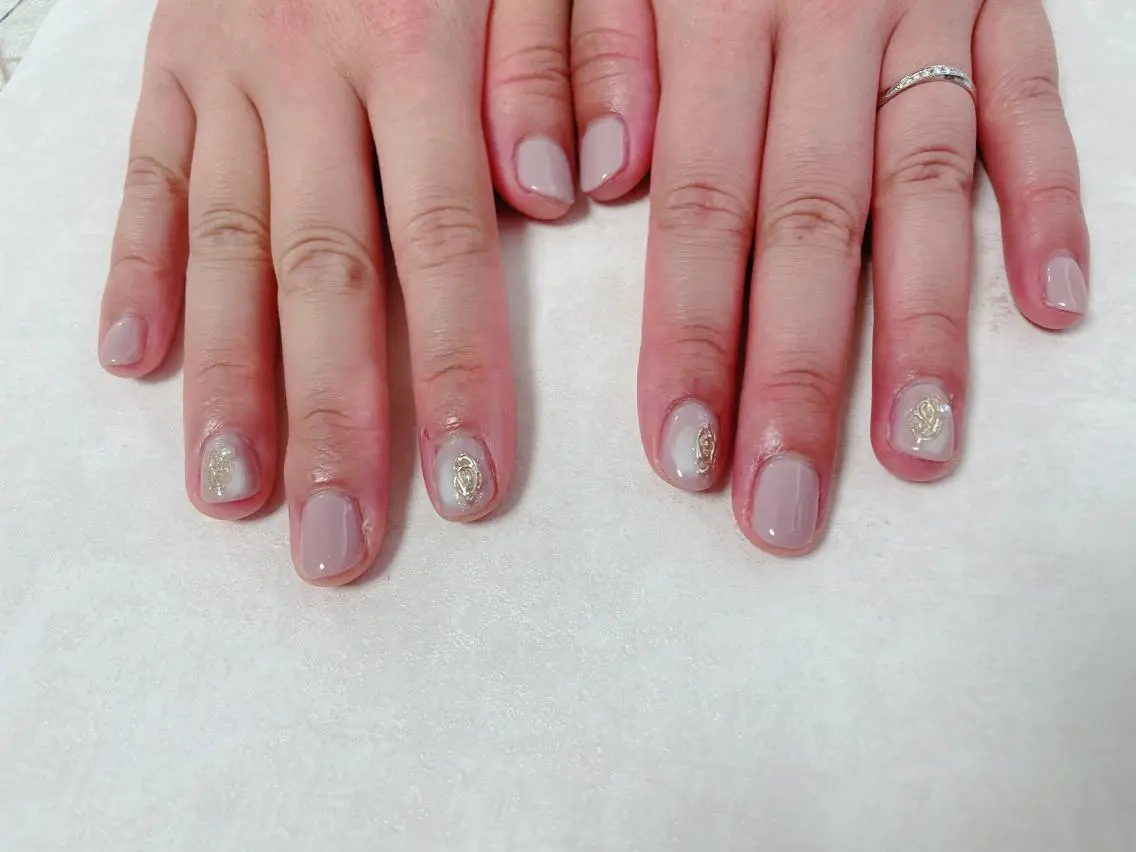 ネイル オーロラネイル フラワーネイル フットネイル フレンチネイル ジェルネイル ハンドネイル mogunail &blowのネイルデザイン
