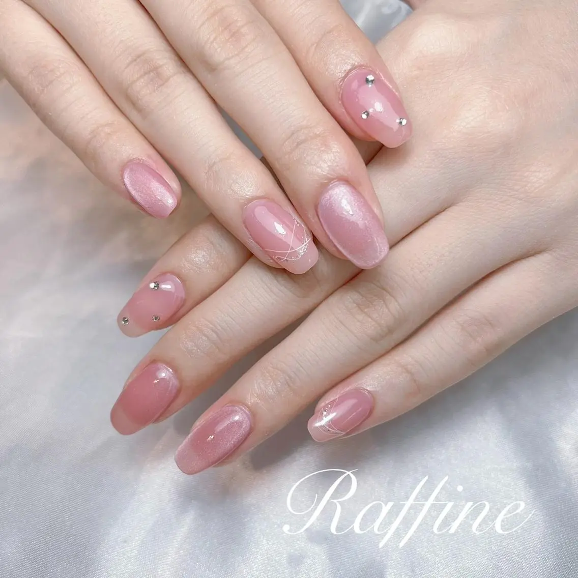 ネイル ハンドネイル RAFFINE haru🦋🩵のネイルデザイン