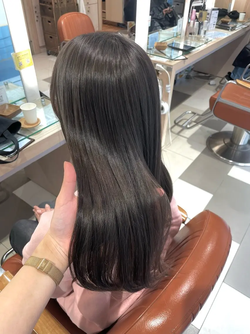 ロング カラー ヘアカラー トリートメント 青沼夏未/オリーブ/ 寒色カラーのヘアスタイル