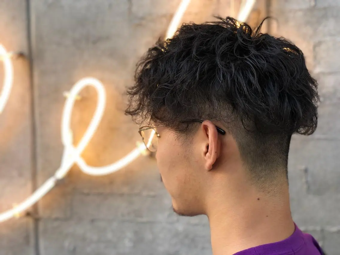 ショート パーマ メンズ メンズパーマ スパイラルパーマ カット ヘアカラー 島田 竜也のヘアスタイル