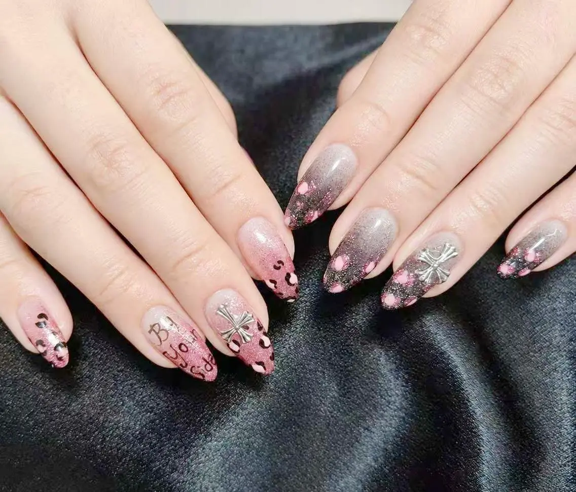 ネイル 小島 阿佑美のネイルデザイン
