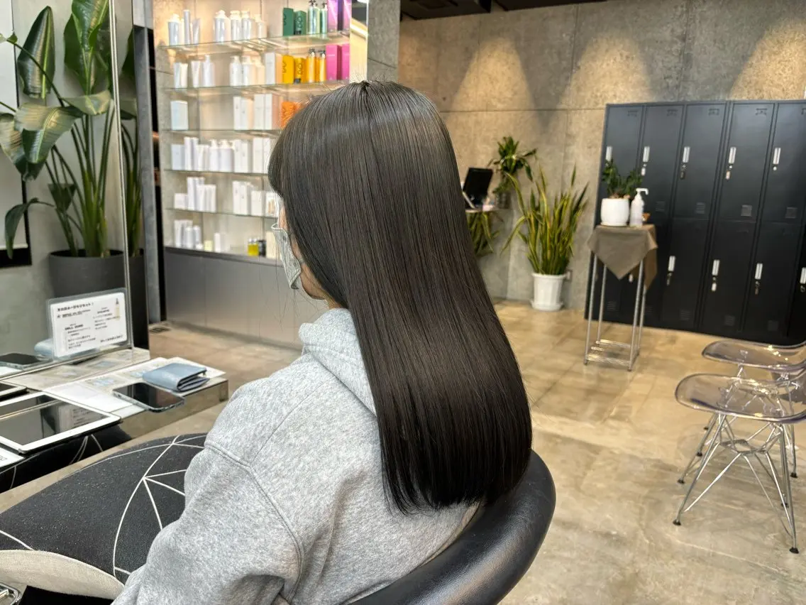 セミロング カラー ベージュカラー オリーブベージュ 🌷艶感カラー🌷 富施　優花のヘアスタイル