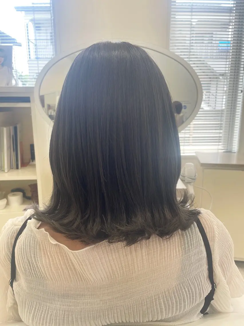 ミディアム カラー ベージュカラー オリーブベージュ ヘアカラー トリートメント 秋山 麗奈のヘアスタイル