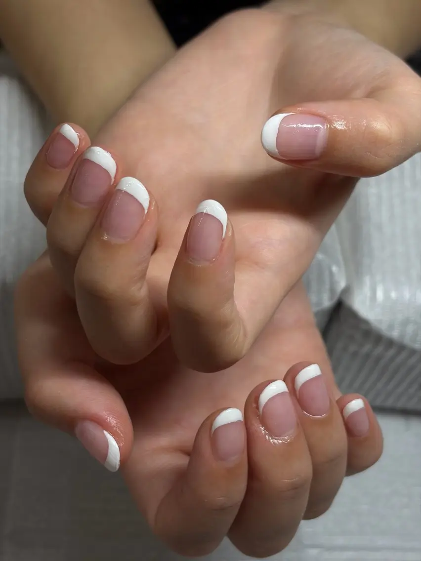 ネイル フレンチネイル シンプルネイル ホワイト すだ えれなのネイルデザイン