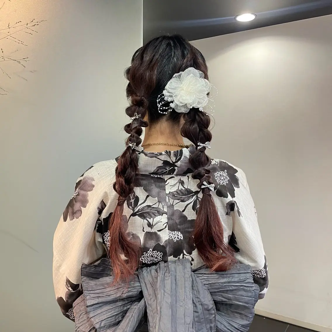 ロング ヘアアレンジ 浴衣 垢抜け小顔レイヤー オリーブ/スミレのヘアスタイル