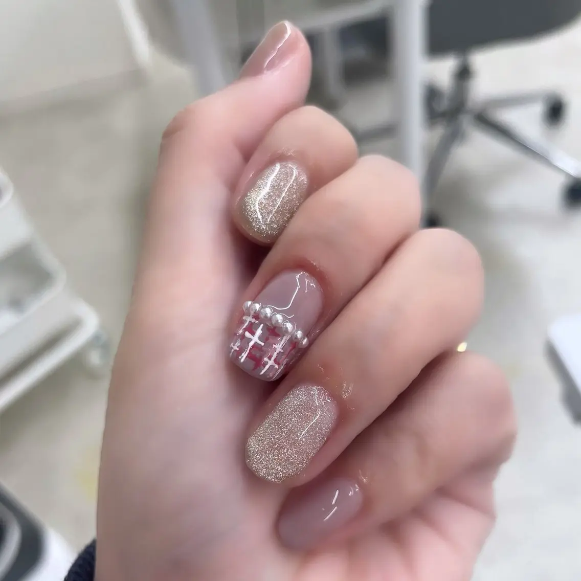 ネイル ツイードネイル AYA Reginaのネイルデザイン