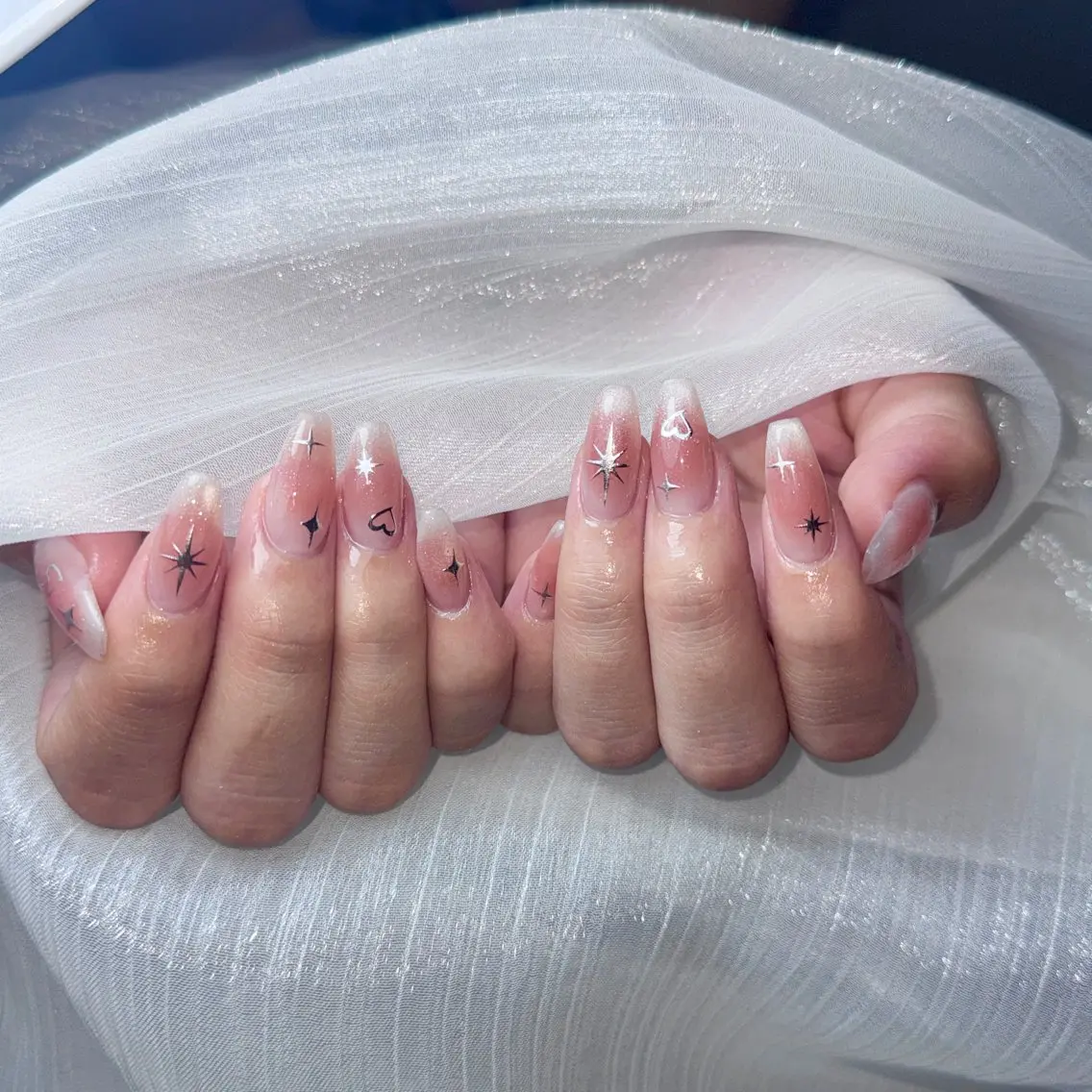 ネイル チークネイル フレンチネイル グラデーション 韓国ネイル マグネットネイル ハンドネイル Hana Nailのネイルデザイン