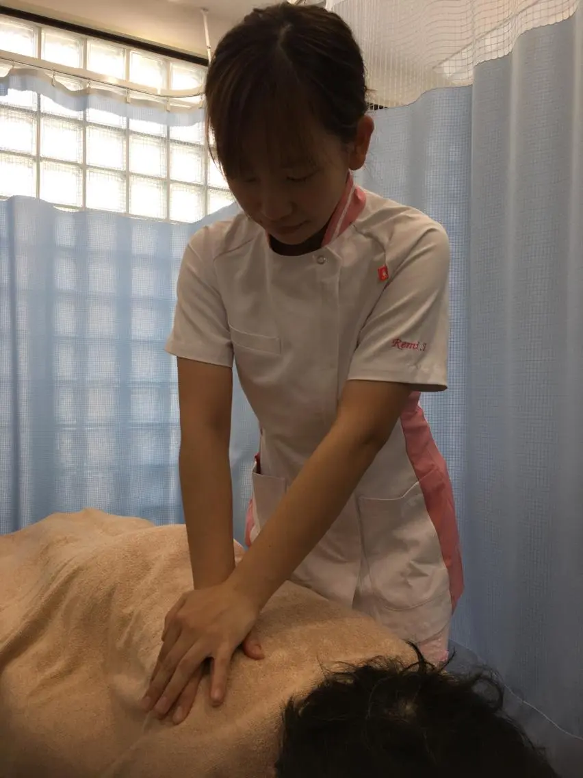《初回》ボディケア40分 タオルの上からのボディケアです。肩こり、腰痛、足の浮腫み、お客様の気になるところを集中ケア☆の写真