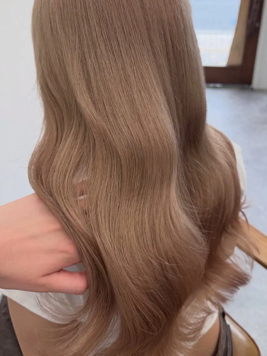 ロング ヘアカラー 𝐍𝐎𝐀 /ブリーチカラーのヘアスタイル