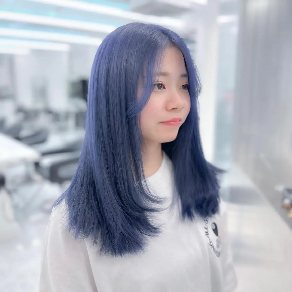 セミロング カラー ダメージレスブリーチ ×美髪矯正【滝太】のヘアスタイル