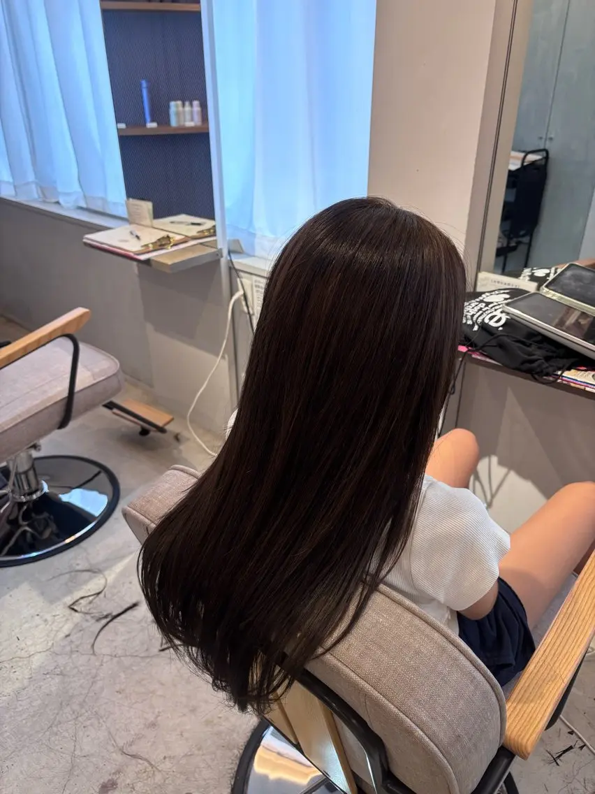 ロング カラー 真鍋 月音のヘアスタイル