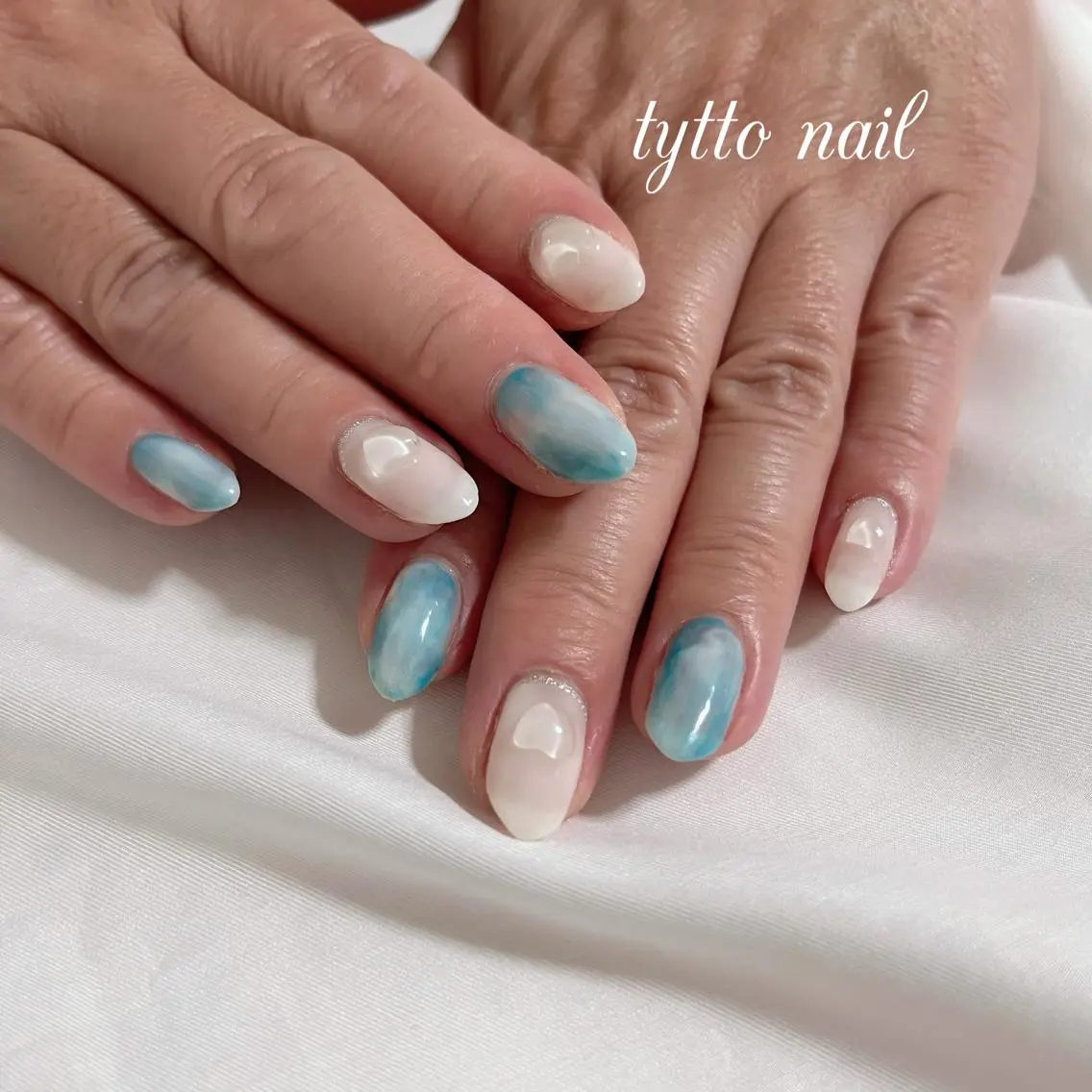 ネイル ブルー ハート 韓国ネイル ラメ(グリッター) ニュアンスネイル ハンドネイル tytto nail ❤︎‪‪eri‪‪のネイルデザイン