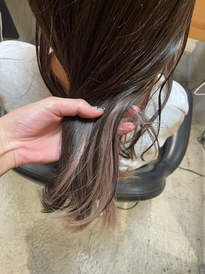 セミロング カラー パーマ ヘアアレンジ カット ヘアカラー トリートメント ハイトーンカラー🤍 山下 優華のヘアスタイル
