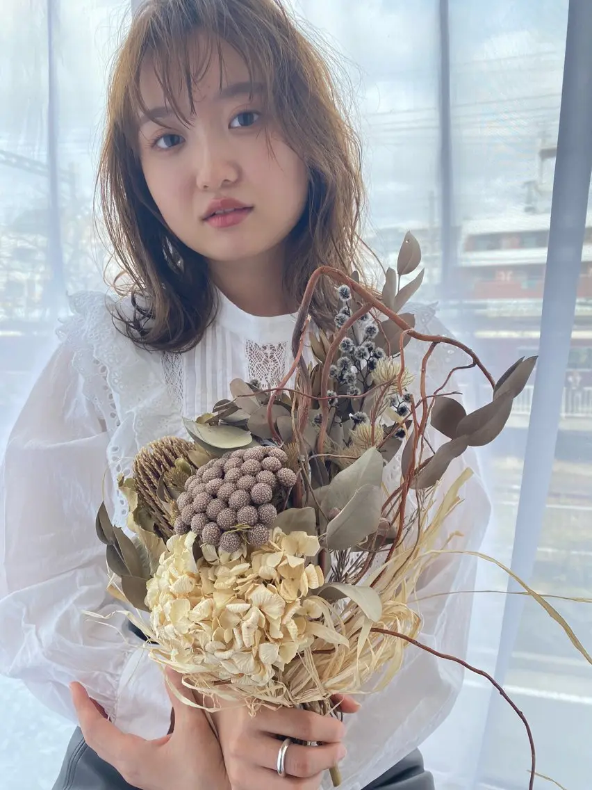 ミディアム カラー カット ヘアカラー トリートメント 安村 葵稀のヘアスタイル