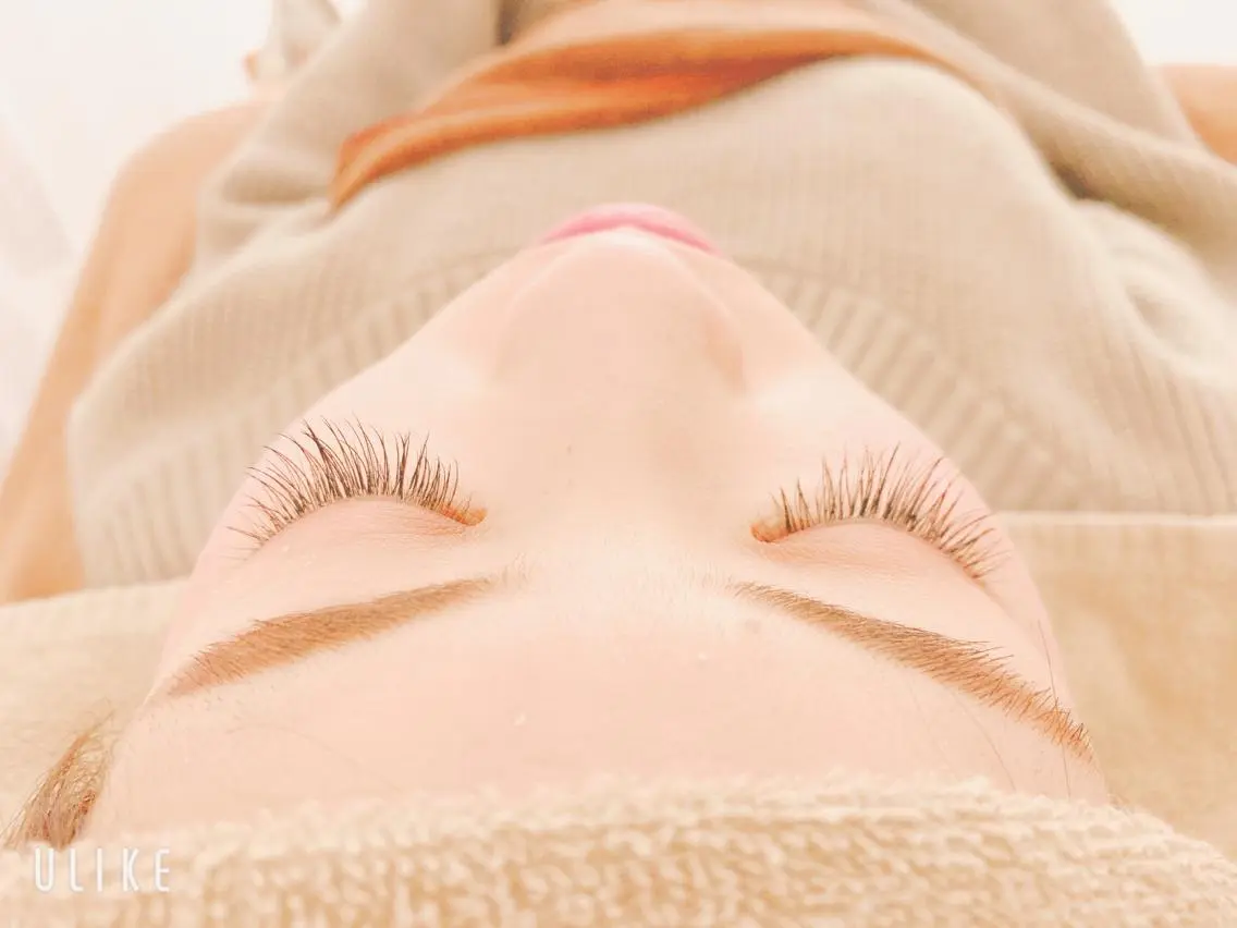 マツエク・マツパ 中村 眞歩のヘアスタイル