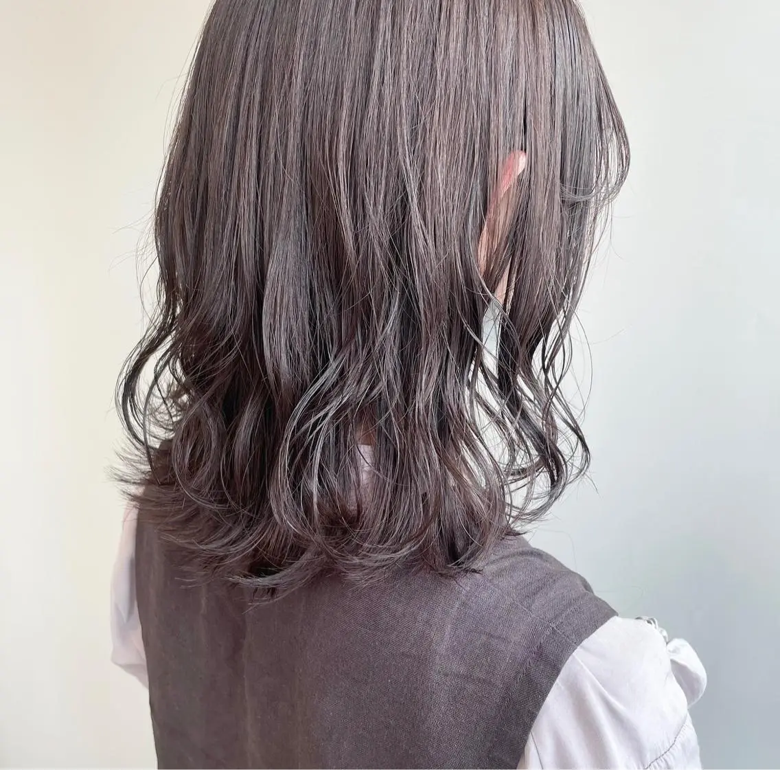 セミロング カラー 山口 莉奈のヘアスタイル