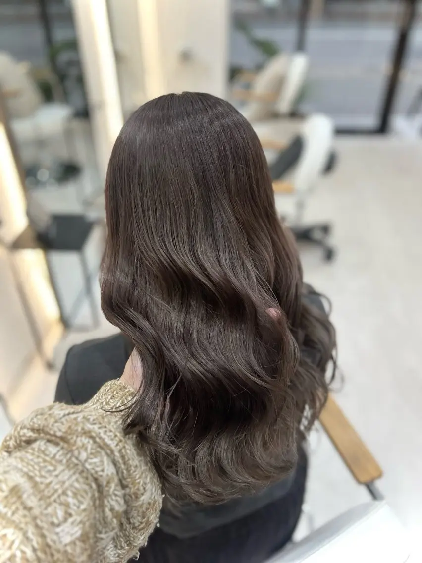 セミロング カラー Zina aimiのヘアスタイル