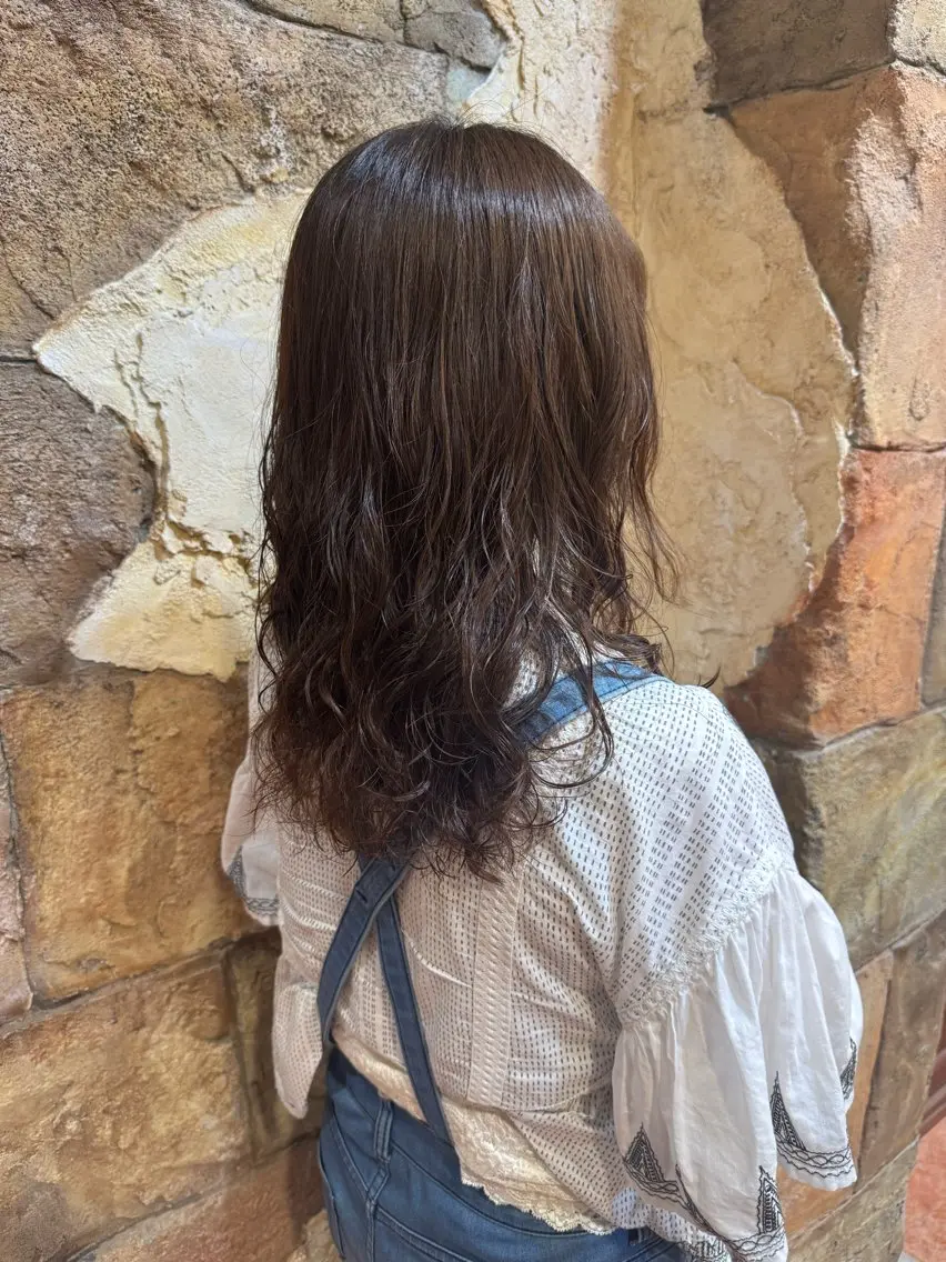 セミロング パーマ CREDGARDEN 入江 遥香のヘアスタイル