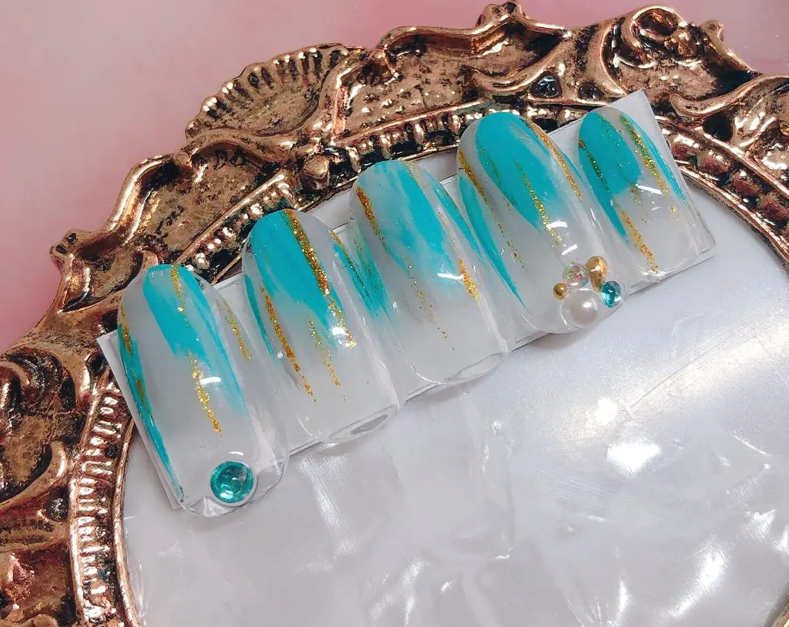 ネイル ハンドネイル CROWN プライベートサロンのネイルデザイン
