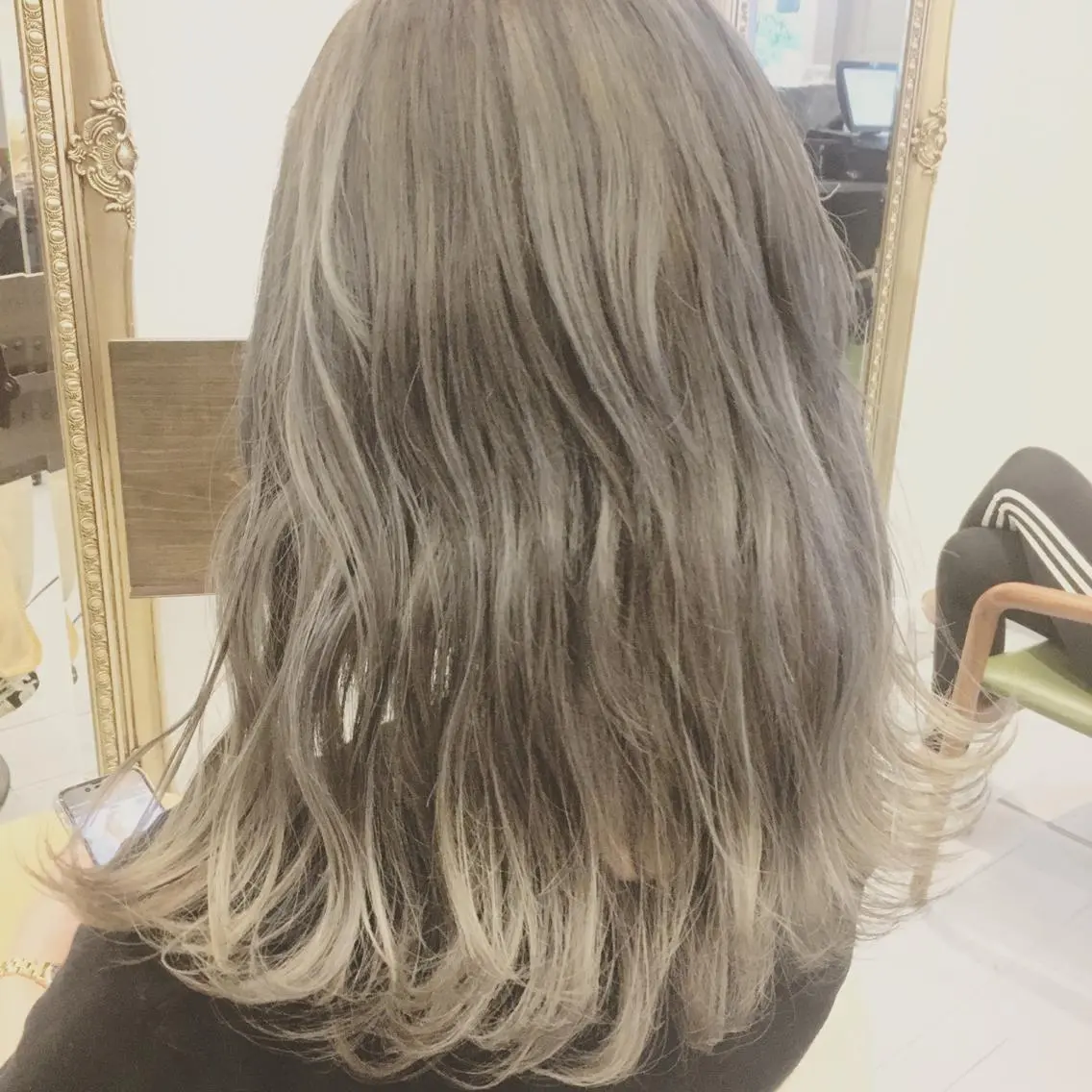 セミロング ハイトーン得意😍 Lumiereのヘアスタイル