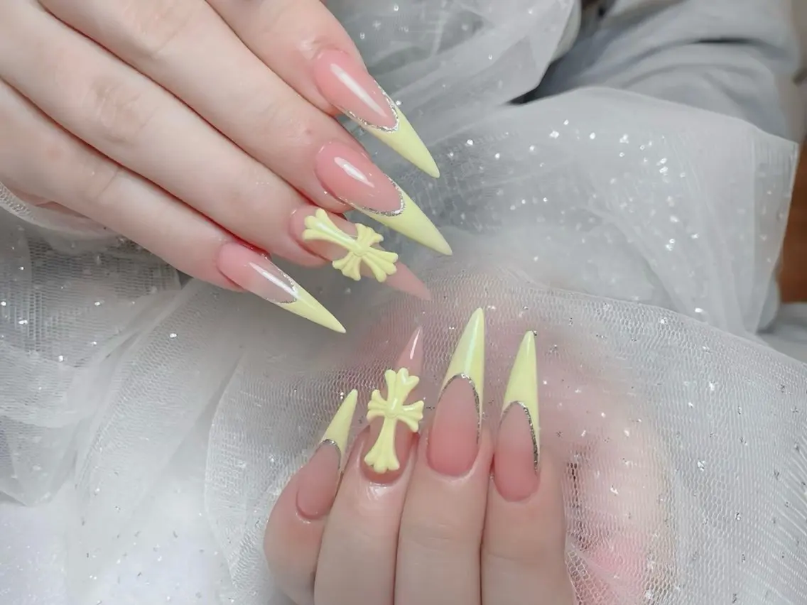 ネイル 長さ出し フットネイル ジェルネイル 韓国ネイル マグネットネイル ハンドネイル Huyn Nail Shinjyukuのネイルデザイン
