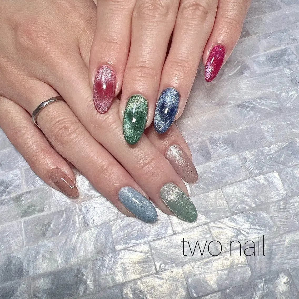 ネイル アートネイル マグネットネイル ネイルチップ ホワイト ハンドネイル two nailのネイルデザイン