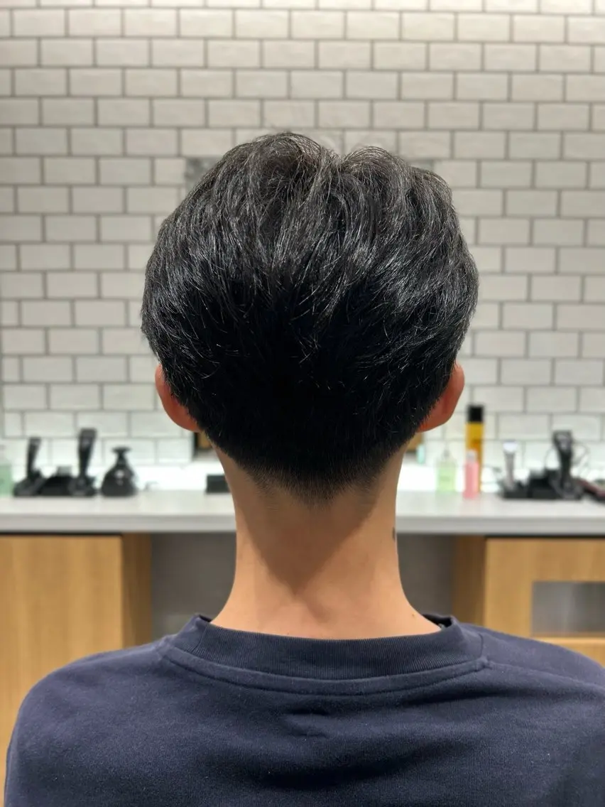 ショート メンズ メンズショート ツーブロック 刈り上げ ショートヘア 岡崎 佑香のヘアスタイル