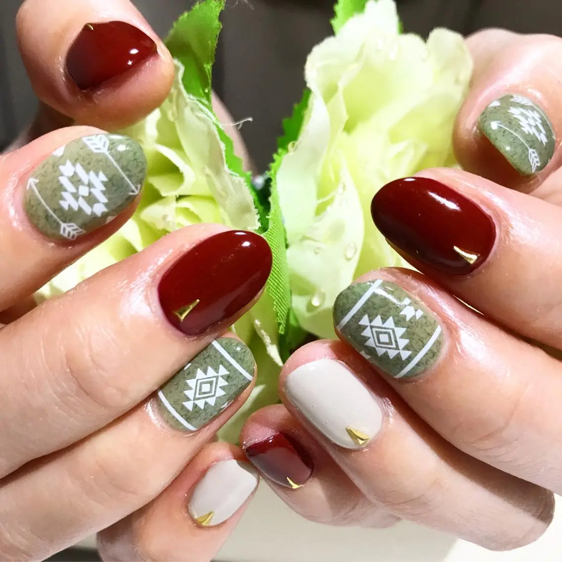 ネイル ボルドー フットネイル シンプルネイル 春ネイル ホワイト nail fufla ♡yamane♡のネイルデザイン