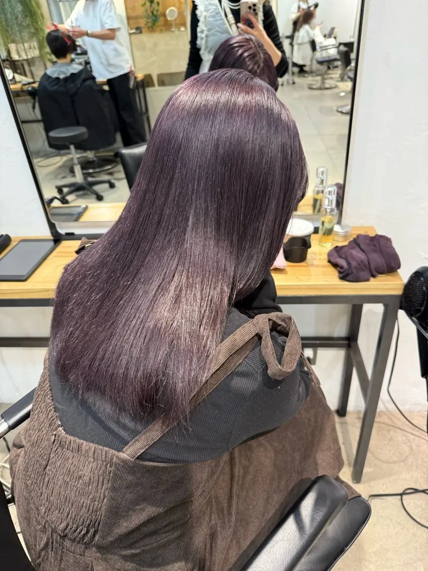 セミロング カラー ミルクティー× グレージュMOMOのヘアスタイル