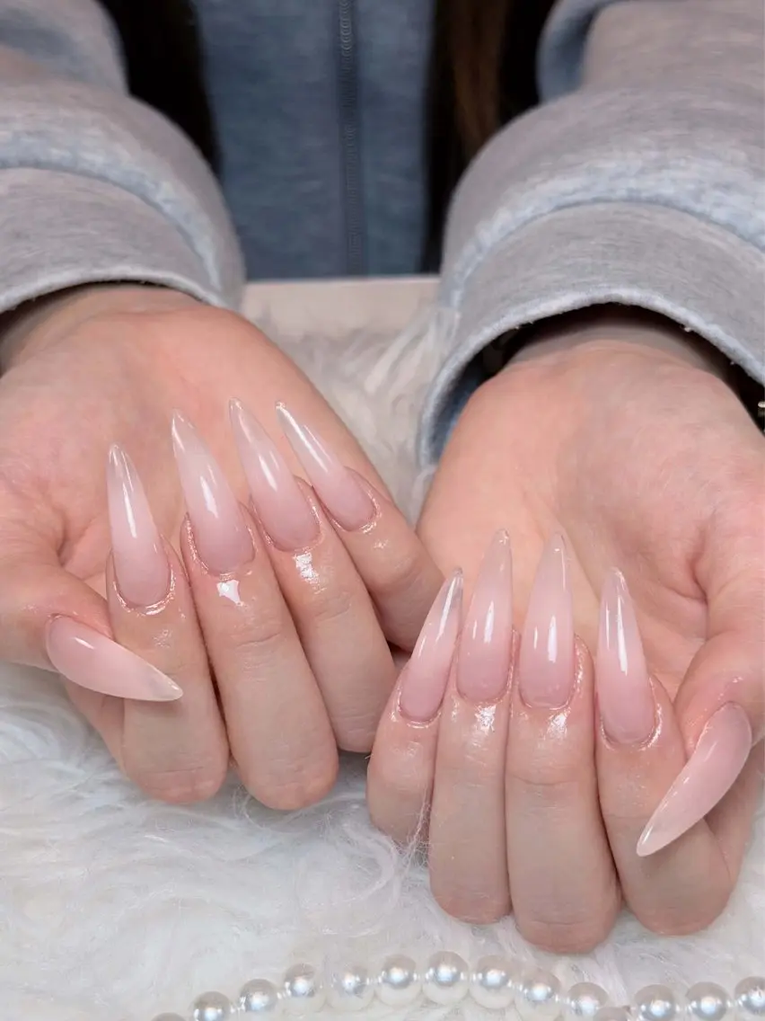 ネイル チークネイル ドット フレンチネイル グラデーション ハート ハンドネイル Julli NailStudioのネイルデザイン